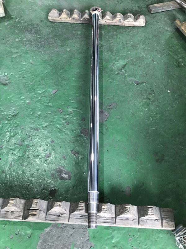 高所作業車 油圧シリンダーロッド