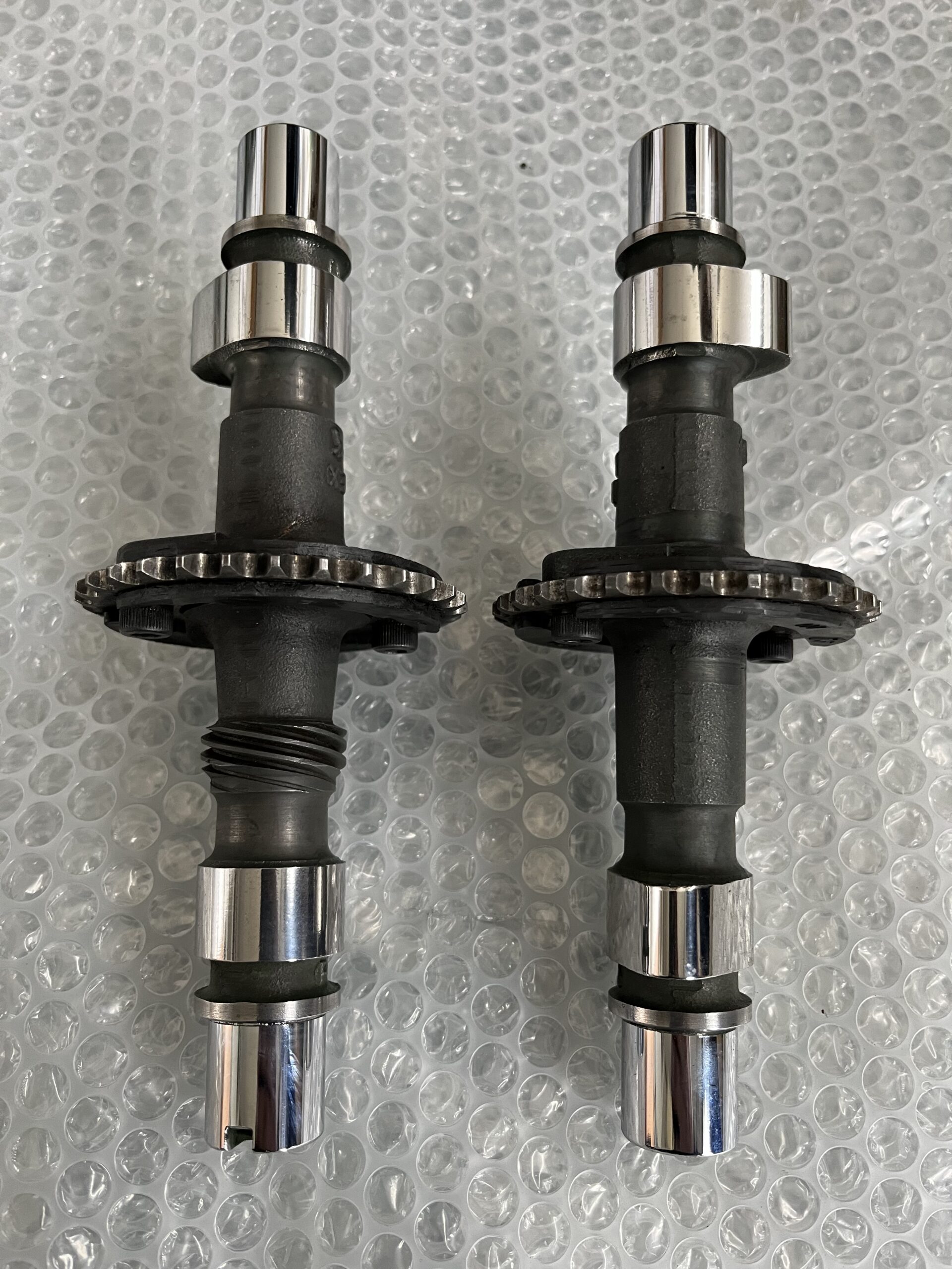 再生加工】GS400 カムシャフトのジャーナル部を硬質クロム肉盛り研磨